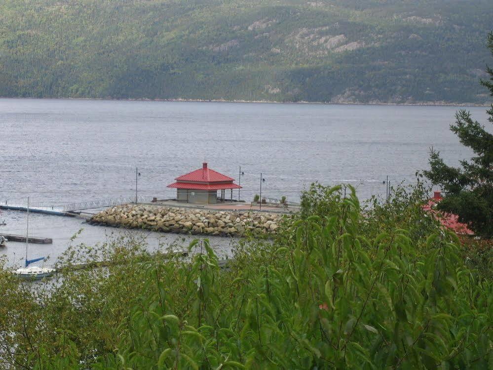 Chalets Condos Sur Le Fjord Ель'Анс-Сен-Жан Екстер'єр фото